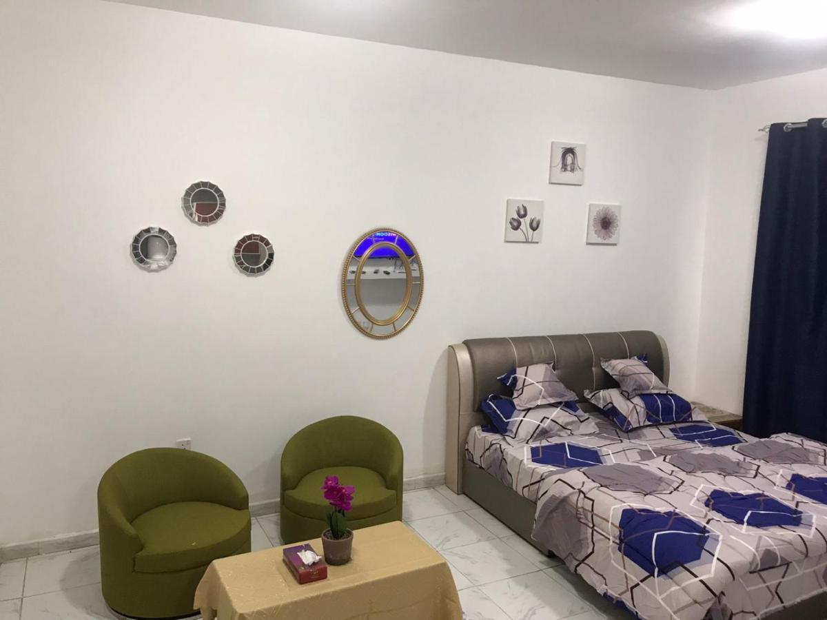 Apartment In Ajman,Furnished Studio ภายนอก รูปภาพ